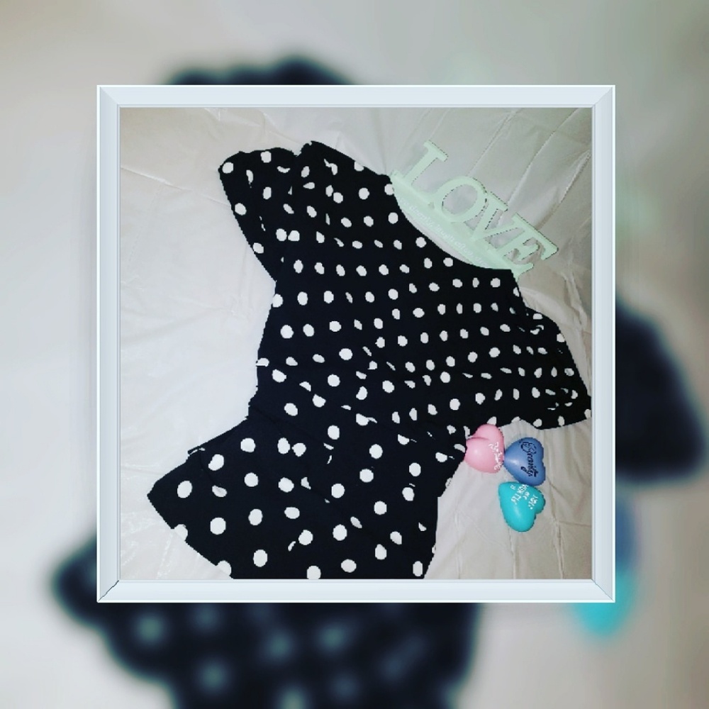 Polk-a-dot shirt with attached belt